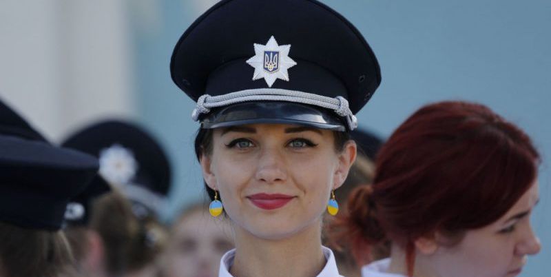 dunyanin-muxtelif-olkelerinin-en-gozel-polis-qizlari
