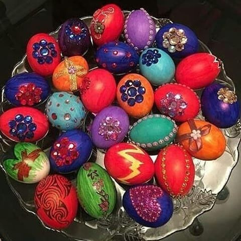 yumurtani-asan-ve-qeyri-adi-boyamagin-usullari