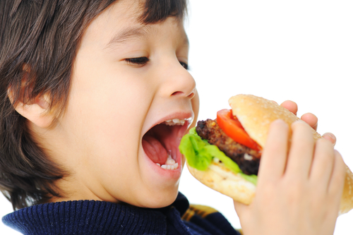 fast-food-cenenin-inkisafina-zerer-verir