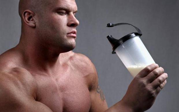 dietoloq-idman-zallarinda-icilen-protein-ve-kokteyllerin-zererinden-danisdi