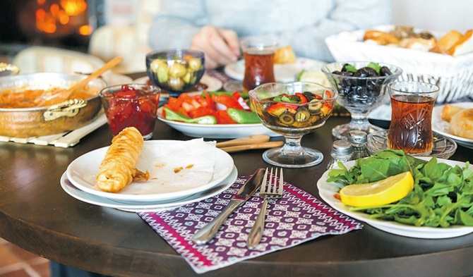 iftarla-sahur-arasinda-4-defe-yeyin