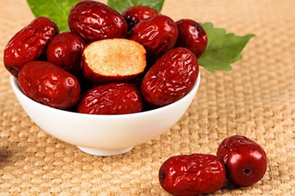 bu-meyve-bedeni-tepeden-dirnaga-qeder-temizleyir