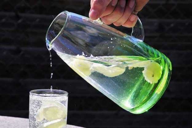 bir-ay-limonlu-su-icsek-neler-bas-verer