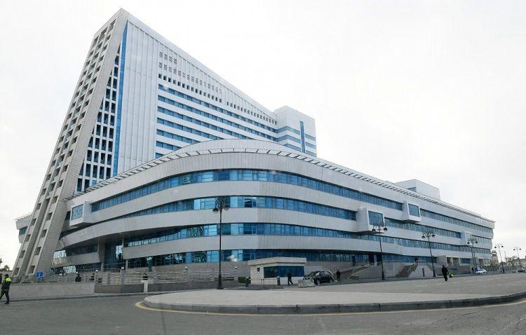 yeni-klinika-isci-axtarir