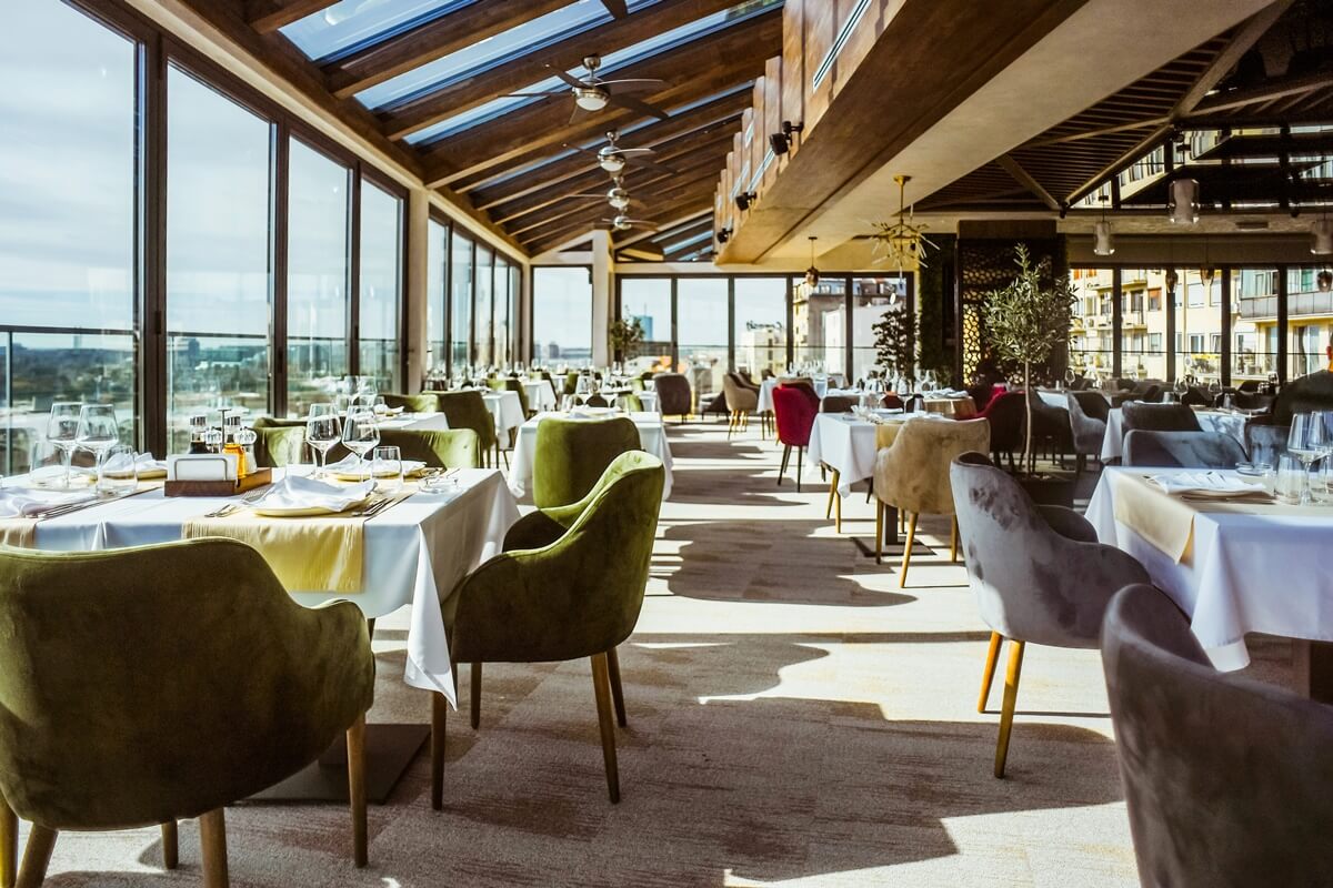 kafe-ve-restoranlarin-fealiyyetine-icaze-verildi
