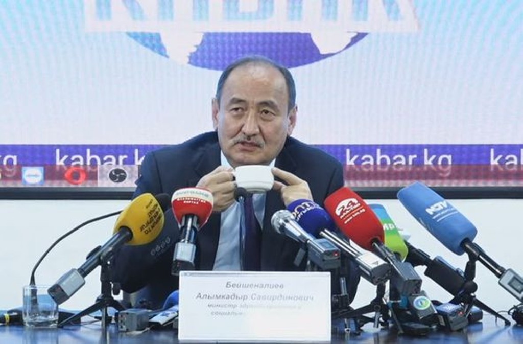soyuq-icilse-xesteni-isti-halda-ise-covid-19-u-olduren-covher-hazirlanib