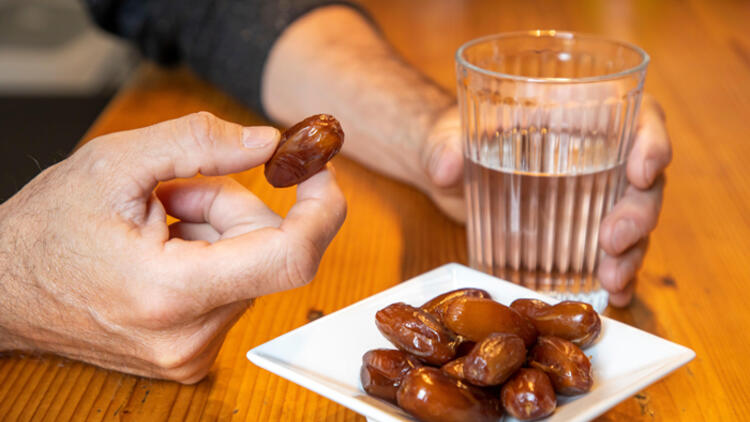 oruc-tutduqdan-8-saat-sonra-orqanizmde-ne-bas-verir