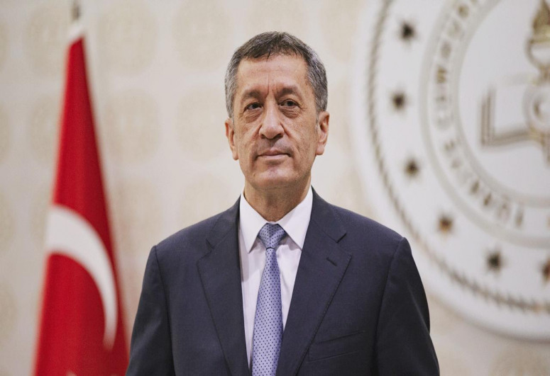 turk-nazirden-susada-tikilecek-mekteble-bagli