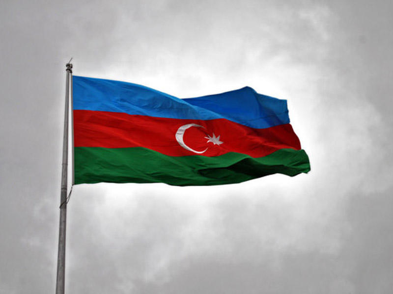 bayraq-gunune-olan-hava-haqda