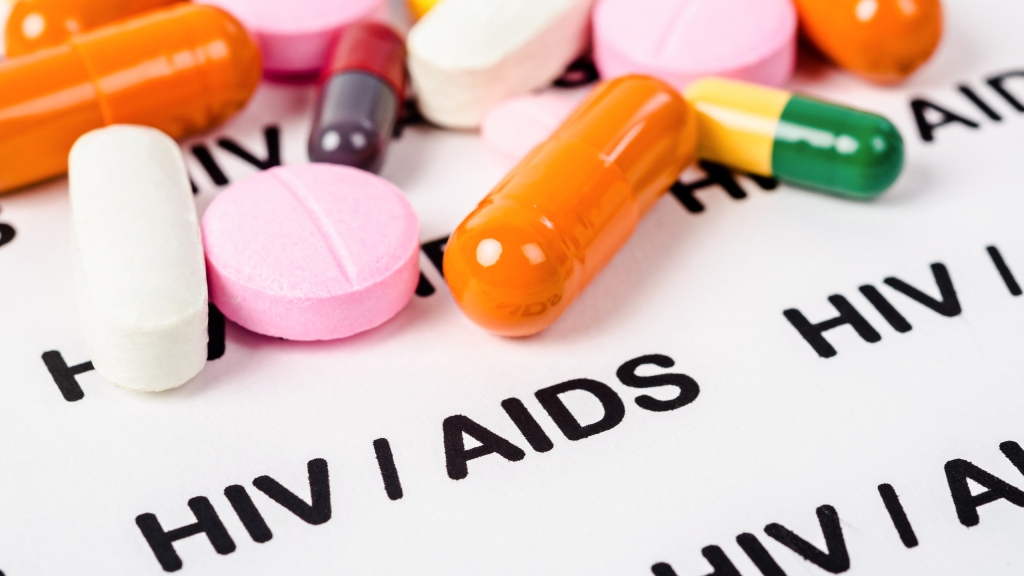 dunyada-ilk-defe-qadin-hiv-virusundan-sagalib
