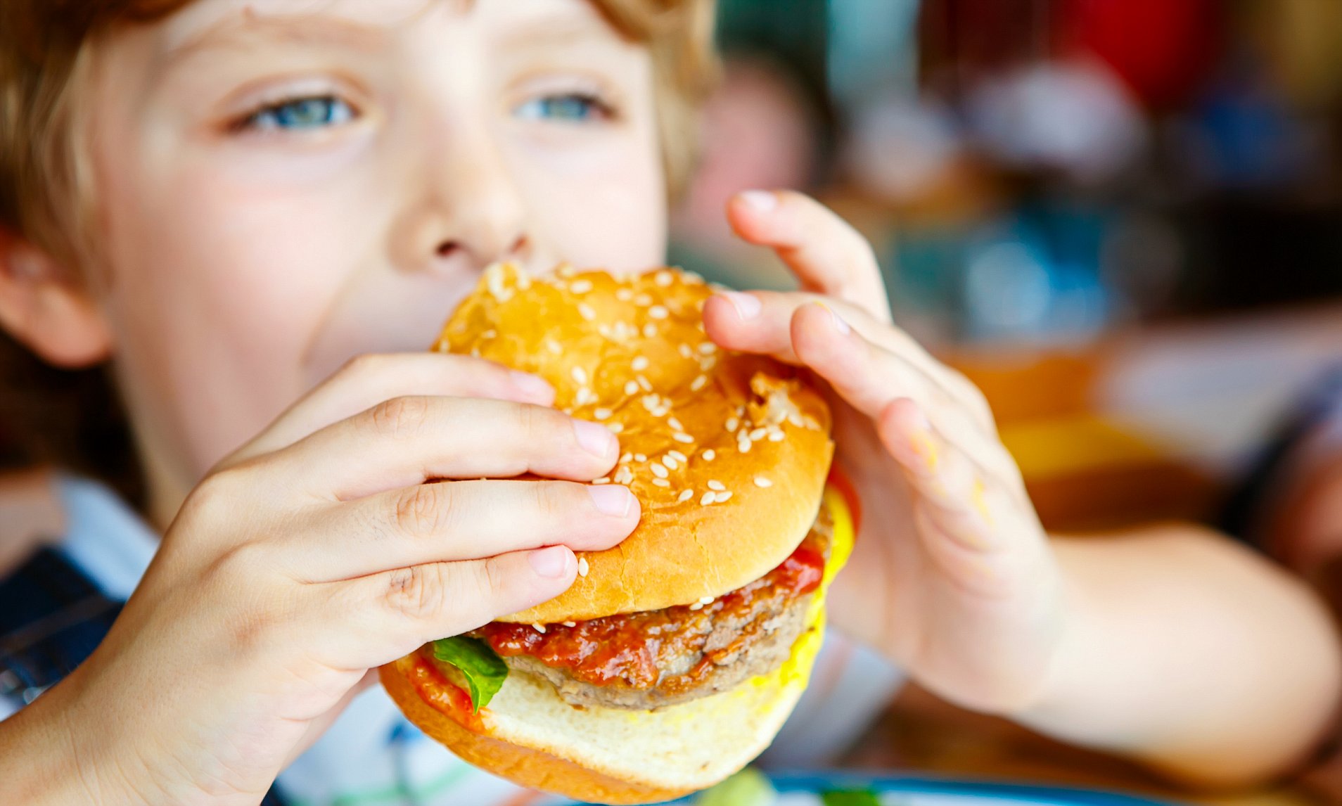 fast-food-usaqlar-ucun-hansi-tehlukeni-yarada-biler