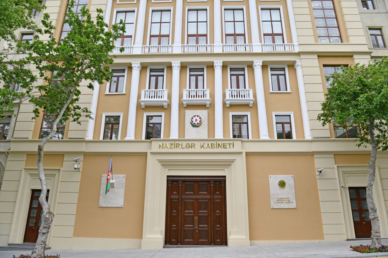 azerbaycanda-karantin-rejimi-yumsaldildi