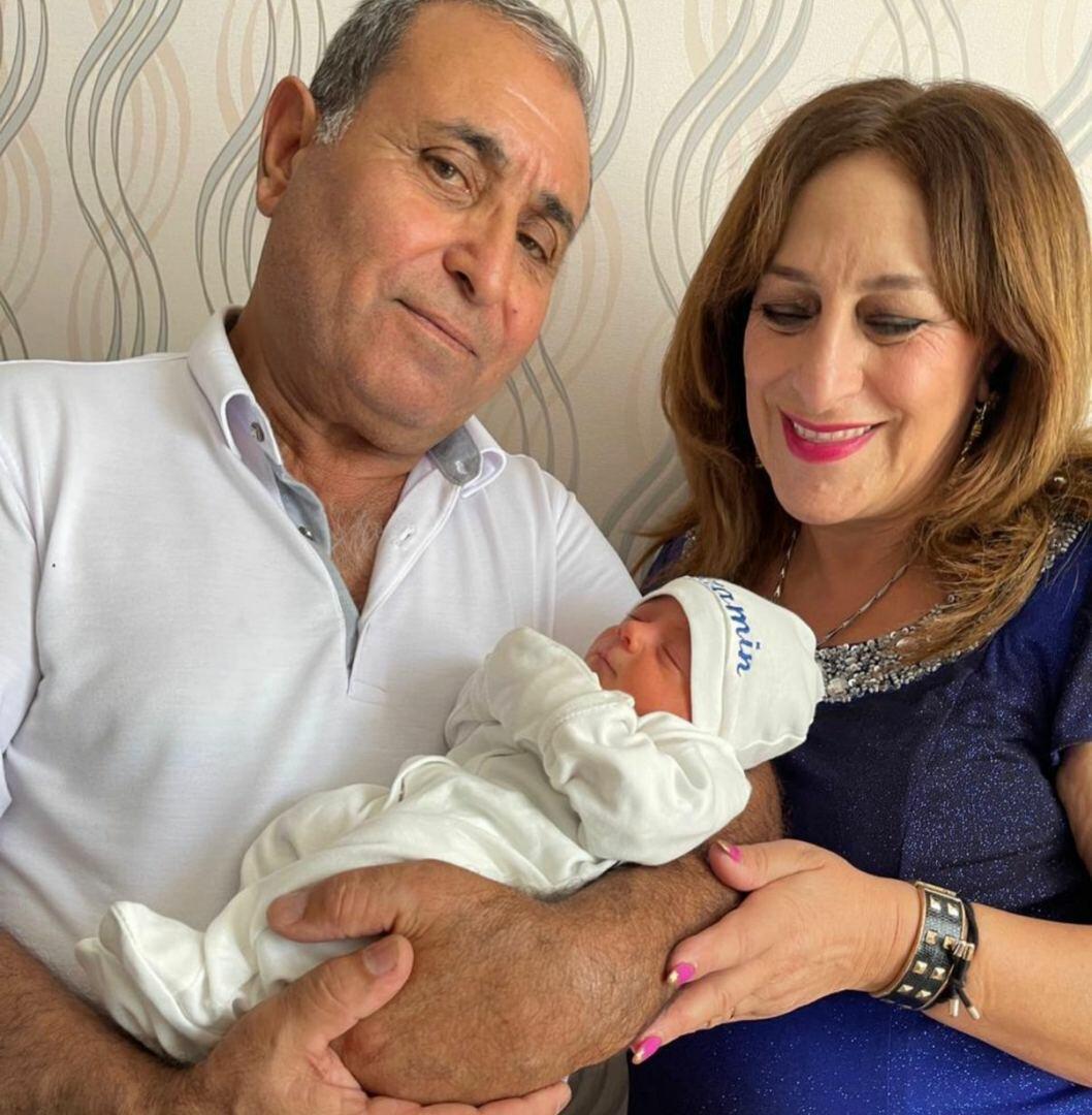 azerbaycanda-57-yasli-qadin-ana-oldu