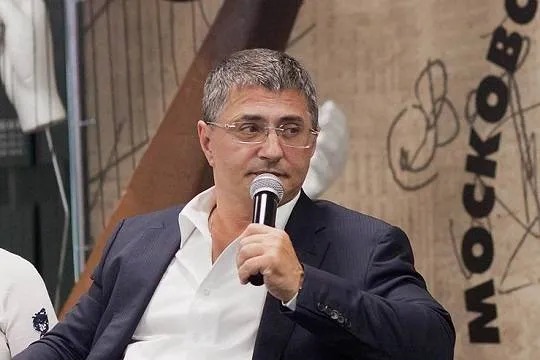 myasnikov-kisiler-arasinda-meshur-olan-heblerin-olumcul-tehlukesindan-danisdi