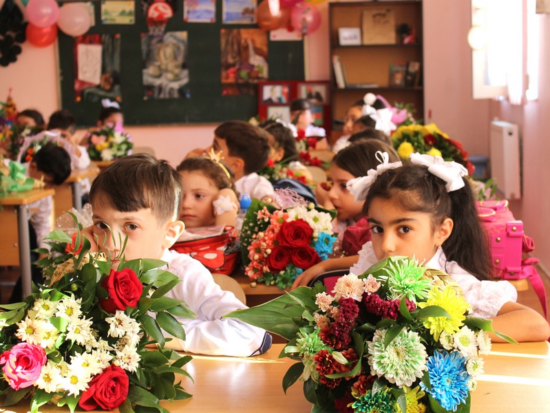 emin-emrullayev-tedris-ilinin-sentyabrin-1-den-baslamasini-teklif-etdi
