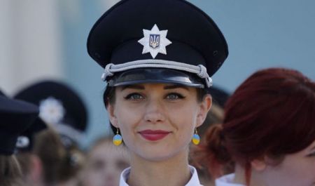 dunyanin-muxtelif-olkelerinin-en-gozel-polis-qizlari