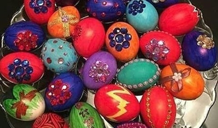 yumurtani-asan-ve-qeyri-adi-boyamagin-usullari