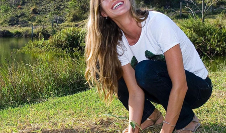 meshur-braziliyali-super-model-40-yasina-40-min-agac-hediyye-etdi