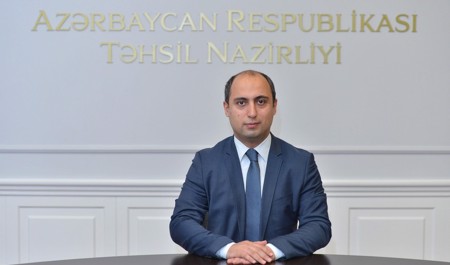 mekteblerde-korrupsiya-hallari-ile-bagli-nazirden-aciqlama