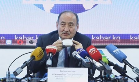 soyuq-icilse-xesteni-isti-halda-ise-covid-19-u-olduren-covher-hazirlanib