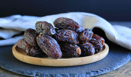 xurma-yedikden-sonra-mutleq-su-icin