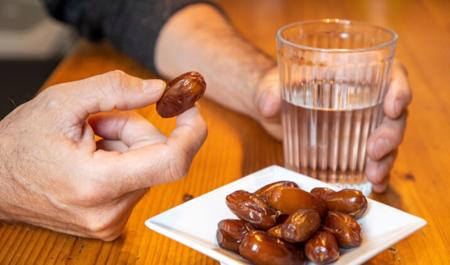 oruc-tutduqdan-8-saat-sonra-orqanizmde-ne-bas-verir