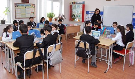 valideyn-bilmelidir-ki-mektebde-onun-usagi-nece-oxuyur-ozunu-nece-aparir-davranislari-necedir