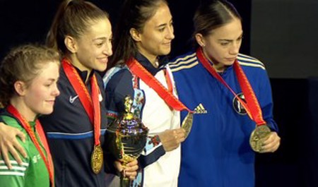 qadin-bokscularimiz-cempionati-2-medalla-basa-vurdu