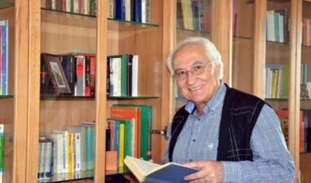 nagilsiz-usaq-problemleri-dialoq-evezine-dava-ile-hell-etmeye-calisir
