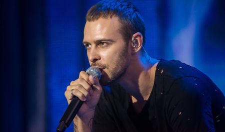 ermenilere-destek-veren-mugenninin-bakidaki-konserti-legv-edildi