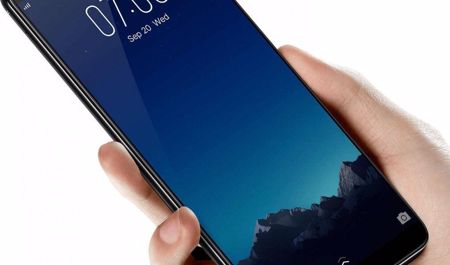xaricden-gelerken-ozu-ile-telefon-getirenlerin-nezerine