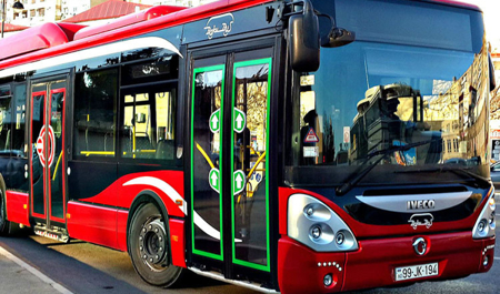 bakida-avtobuslarda-yenilik